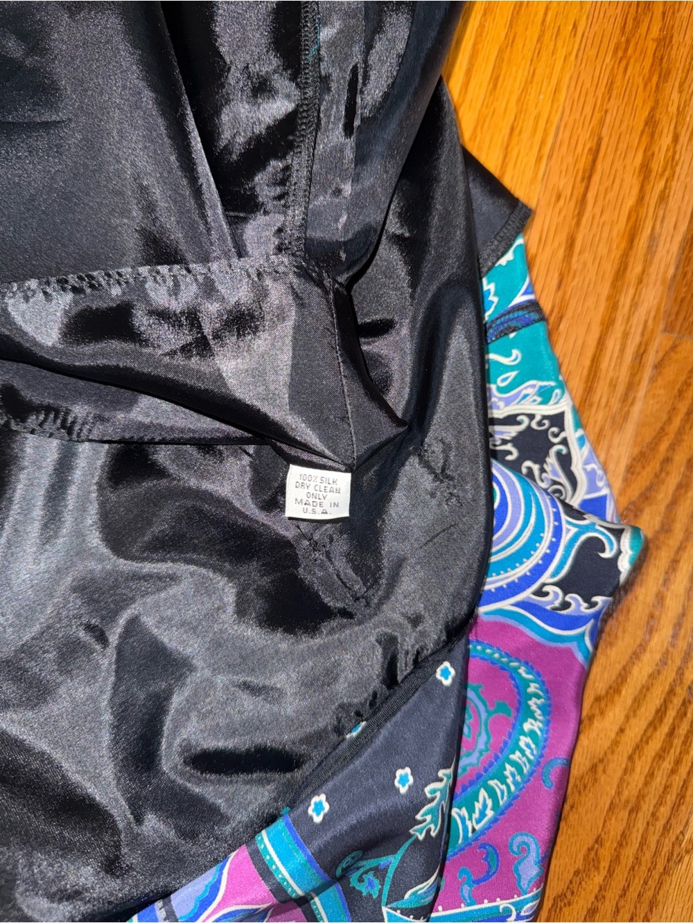 100% Silk Sleeveless Paisley Shift Dress in Blue & Purple - Picture 4 of 4